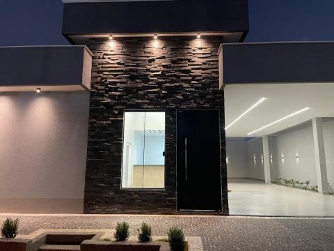 Casa à Venda 3 suítes no Jardim Novo Mundo em Goiânia-GO.
