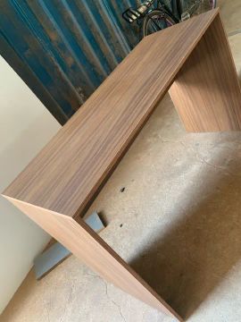 Mesa de Escritório Moderna em Madeira
