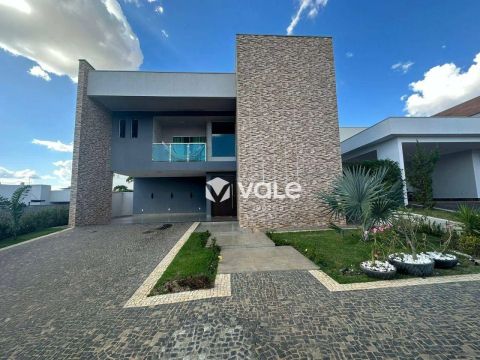 Sobrado com 4 dormitórios à venda, 306 m² por R$ 2.400.000,00 - Plano Diretor Sul - Palmas