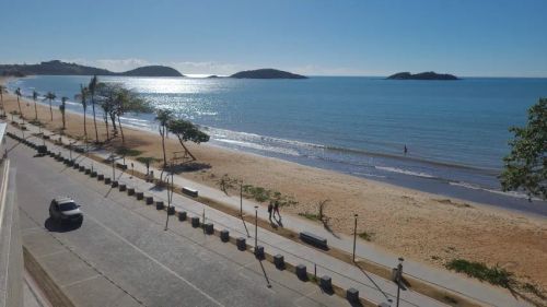Apartamento temporada em Piúma ES, de frente para o mar.