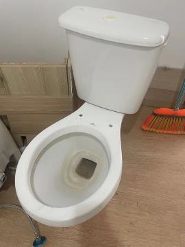 Disponível  2 Vasos Sanitário em ótimo estado com caixa acoplada - Deca