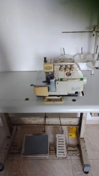 Máquina de Costura Overlock Industrial