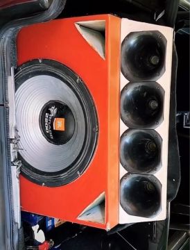 Caixa de Som para Carro JBL Tornado 2200