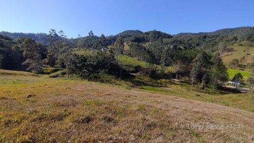 Terrenos de 600m² em Igaratá  Condomínio Fechado com Lazer e Vista para Cachoeira