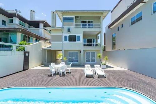Casa com vista pro mar em Itapema