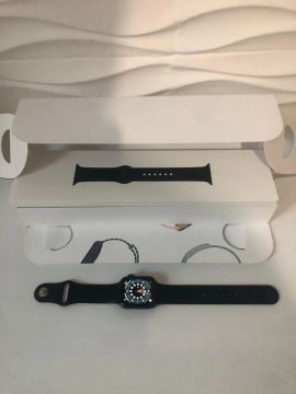 Apple Watch Series 4- 40mm 