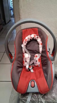 Vendo bebê conforto 