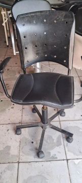 Cadeira de Escritório Giratória com Rodas