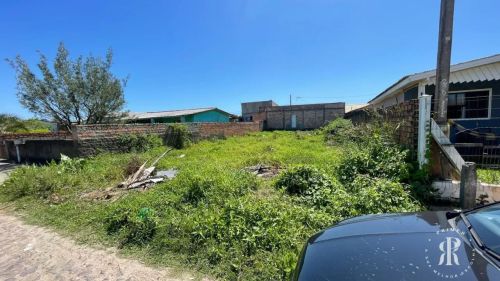 Terreno em bairro de moradores em Tramandaí/RS