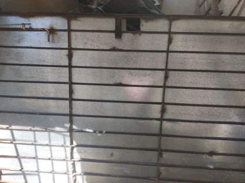 Grade de proteção em ferro e chapa galvanizada 