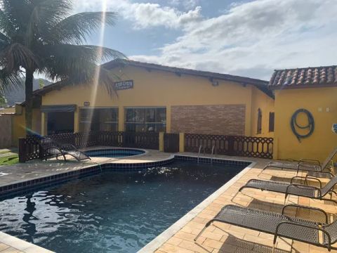 Casa com piscina a 200 metros da praia(A.NOVO JÁ ALUGADO)