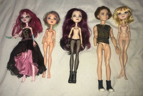 LOTE SUCATAS MONSTER HIGH E EVER AFTER HIGH