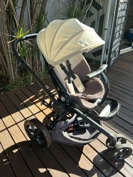 Carrinho e Bebê conforto Quinny Moodd em perfeito estado