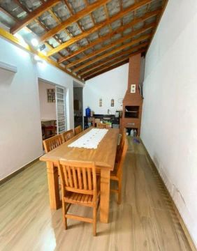 GV* CASA A VENDA