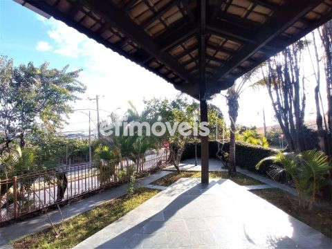 Casa residencial para alugar no bairro Belvedere com 255 m² e 4 dormitórios.