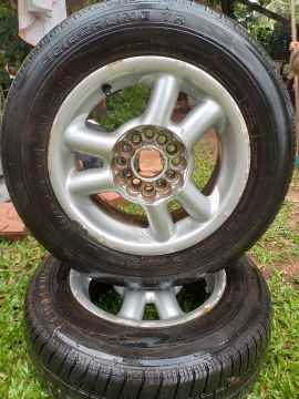 Vendo 3 Pneu completo