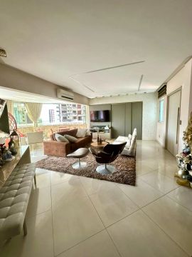 Apartamento com 215m2 à venda Jóquei