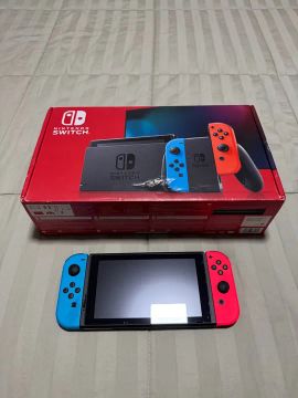 Nintendo Switch V2 seminovo com 256Gb - Desbloqueado 
