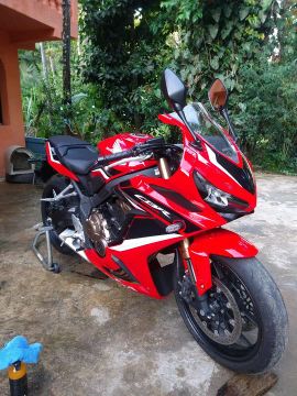 Honda CBR 650r - Esportiva impecável, único dono,toda original nunca foi mexida em nada .