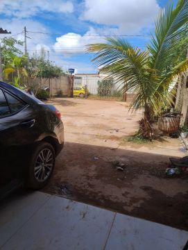 Vendo lote com duas casas 