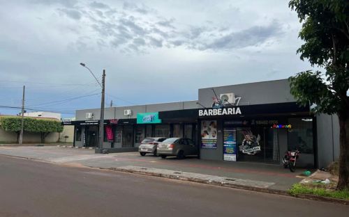 Galeria de esquina locada e com renda