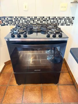 Fogão com Forno Elétrico Novinho