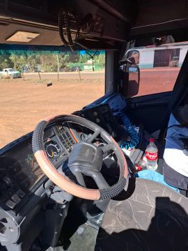 Caminhão Scania 420 G em ótimo estado