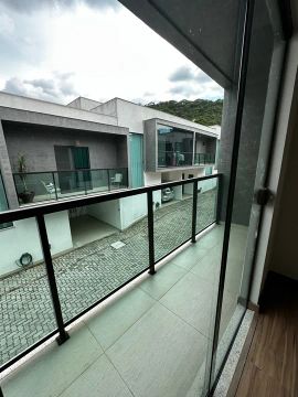 Casa  moderna em condomínio fechado