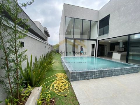 Condomínio Gênesis 02 - EXCELENTE CASA NO CONDOMÍNIO GÊNESIS 2, A/T:450 m2, A/C:380 m2, 04