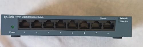 Switch Tp-Link LS108G com 8 portas (10/100/1000)