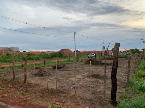 Vendo 2 lotes 10 x 30m 