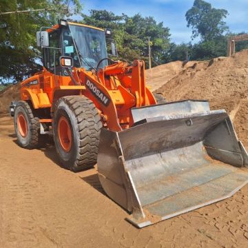 PÁ CARREGADEIRA DL 200 Doosan - 12/12