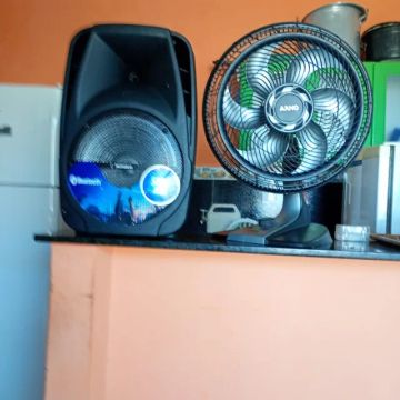 Vendo caixa de som e ventilador no precinho