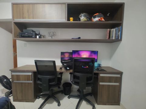 Escritório de MDF com gaveta e prateleiras