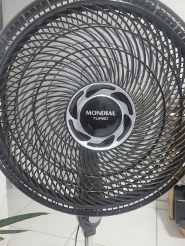 Vendo Ventilador [Mundial/Turbo] Semi Novo - R$ 200 (Negociável!)"<br><br><br><br>