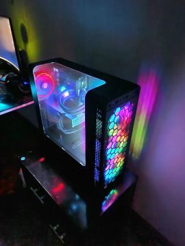 PC Gamer com monitor 24"