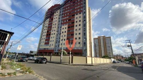 Apartamento com 3 dormitórios para alugar, 59 m² por R$ 2.394,04/mês - Jóquei Clube - Fort