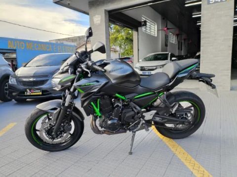 Z650 - Único Dono - Apenas 2.200 KM - Garantia de Fabrica até Nov. 2025