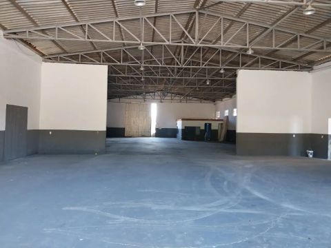 Imóvel para aluguel possui 600 metros quadrados em Machados - Navegantes - SC