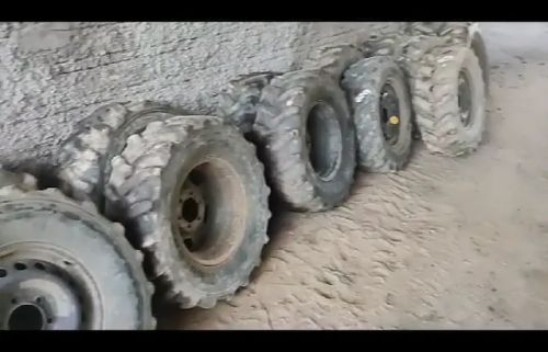 Pneus 265/70 R16 com rodas 6 furos