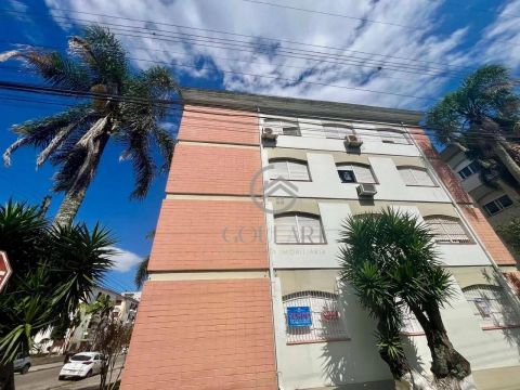 Apartamento 2 dormitórios no centro