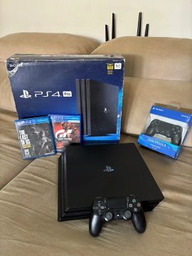 Playstation 4 Pro - Console Completo com Jogos e Dois Controle