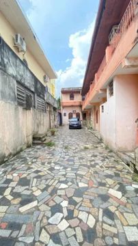 Casa no São Jorge com 15 aptos de 1 e 2 qts<br><br>
