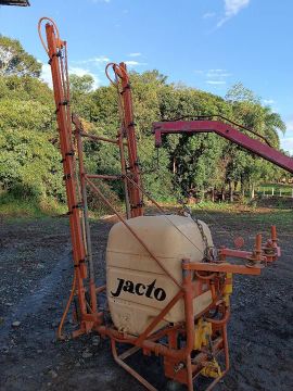 Pulverizador Jacto 500L 12m
