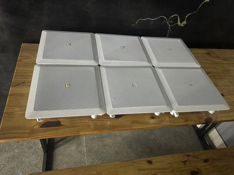 KIT 6 CAIXAS ACÚSTICAS PARA TETO JBL + AMPLIFICADOR - ARANDELAS