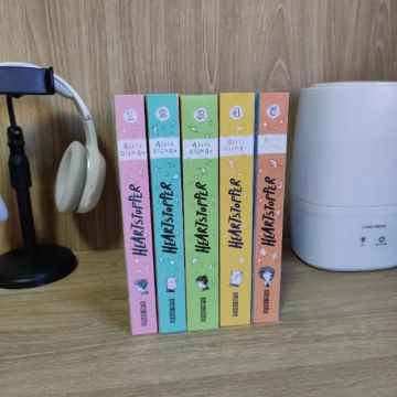 Heartstopper Livros Pack: Volumes 1, 2, 3, 4 e 5 por Alice Oseman