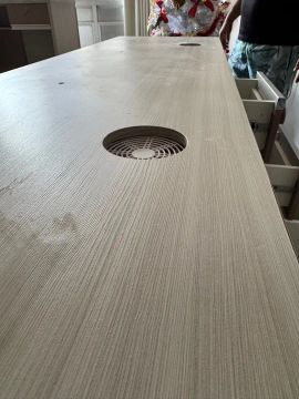 Mesa de centro em madeira clara para Nail designer 