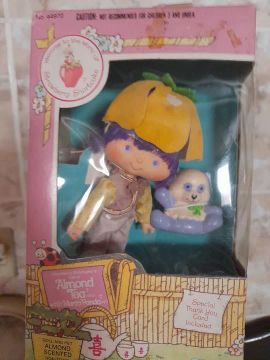 Boneca Moranguinho Almond tea Chá de amêndoas lacrada Kenner