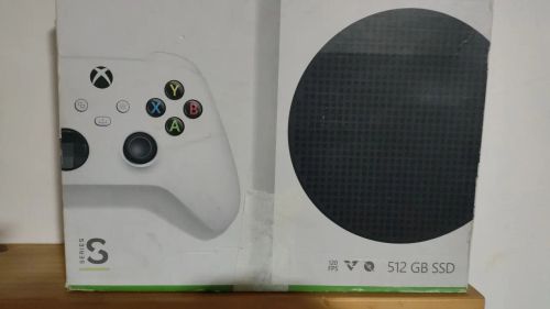 Xbox Series S 512GB com dois controles 