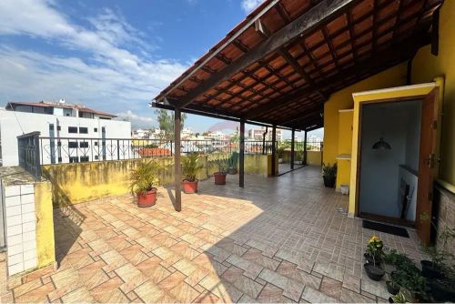 Cobertura com 3 quartos, 2 banheiros, churrasqueira por R$ 450.000 na Vila Valqueire.